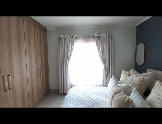 3 BEDROOM APARTMENT FOR SALE IN GLEN MARAIS